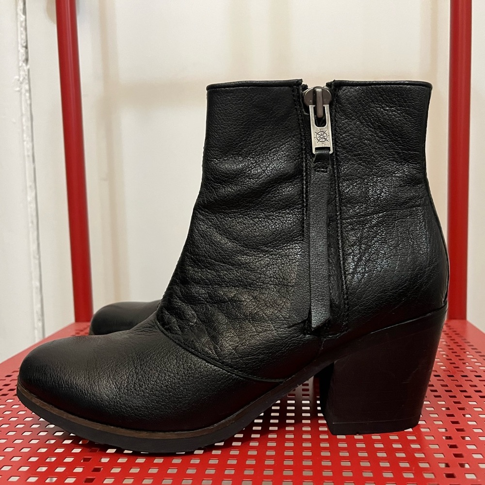 Bussola Black Ankle Zip Bootie